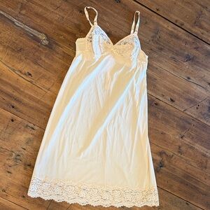 Vintage Vanity Fair Elegant Cream Lace Trim Nightgown